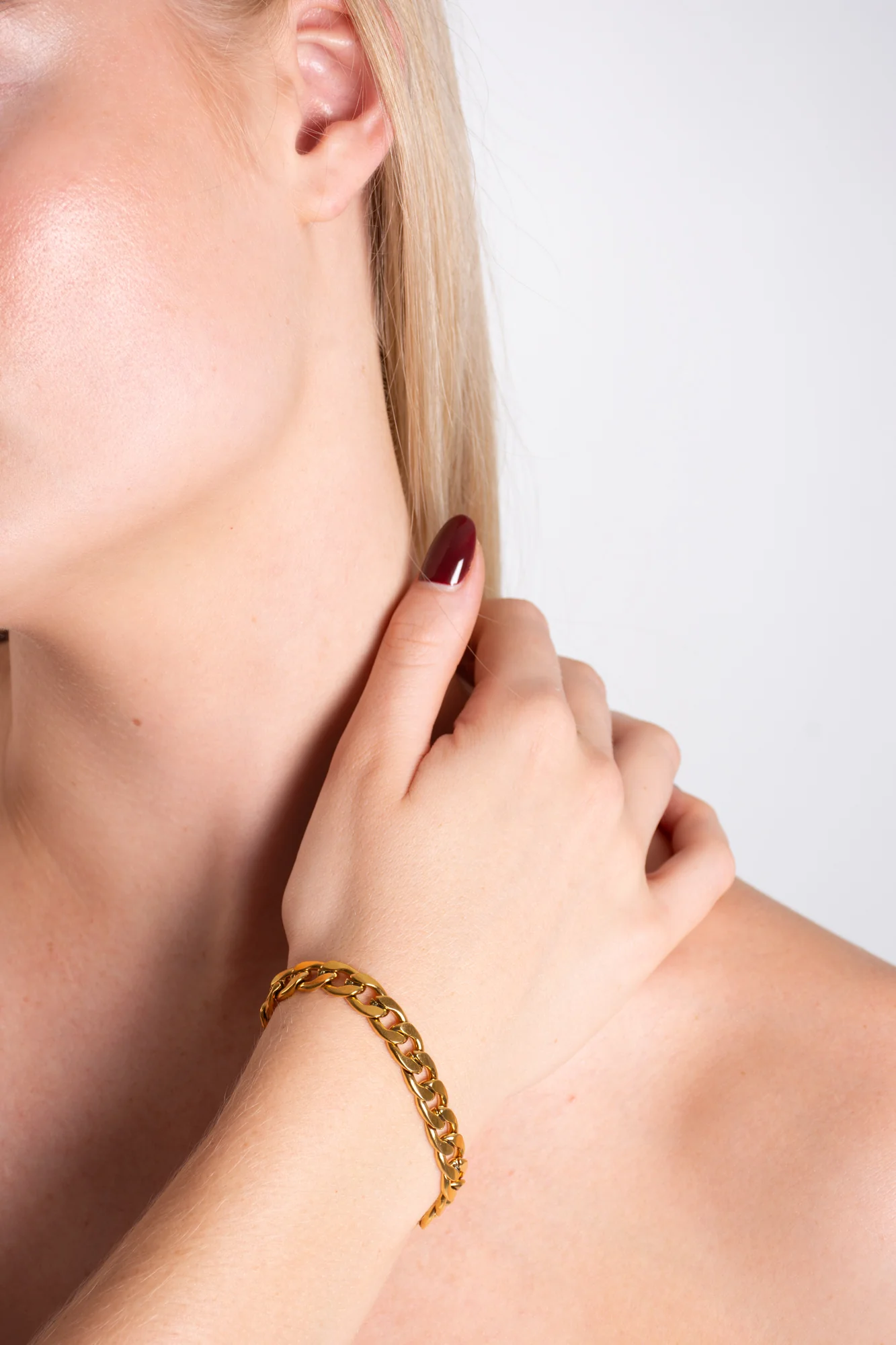 Chunky Link Gold Bracelet - Image 3