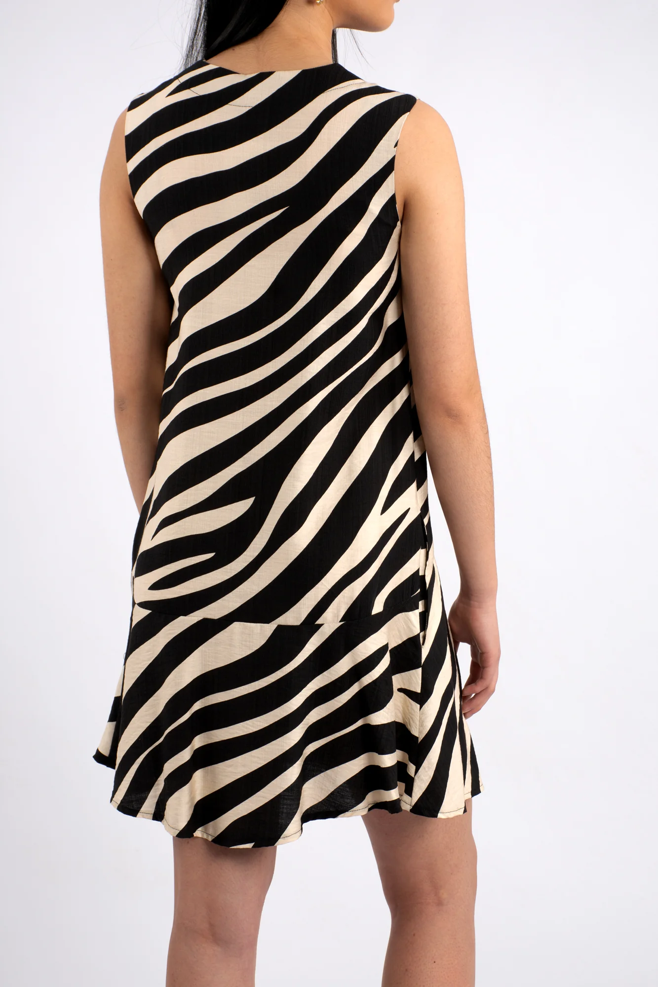 Sleeveless Animal Print Oversize Dress - Image 4